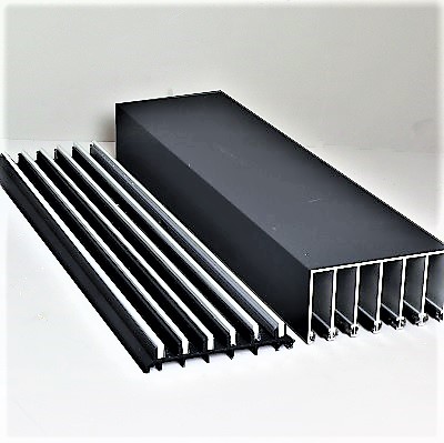 Profile Glasschiebewand sechs Spuren schwarz Struktur