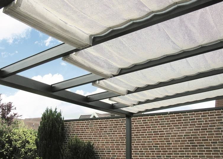Sonennschutz für Terrassendach mit Glas